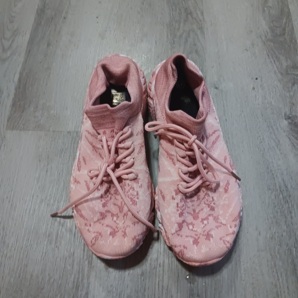 Women Pink Patterned Sneakers